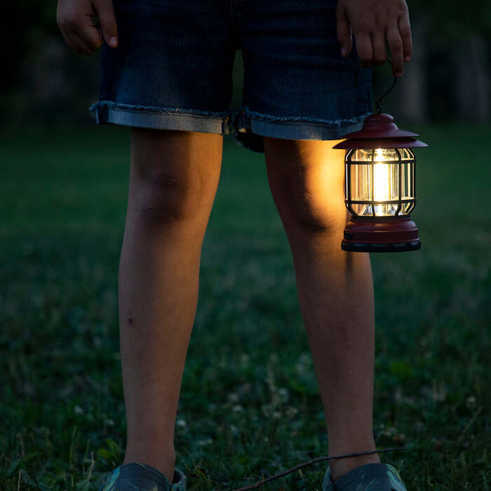 Kodiak Klassic Retro Lantern 215 Lumens Aluminum Red