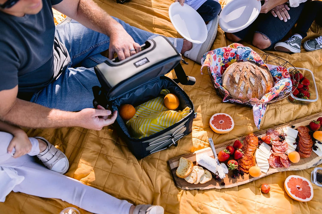 Igloo Maxcold Voyager 16 Can Softside Cooler Gray