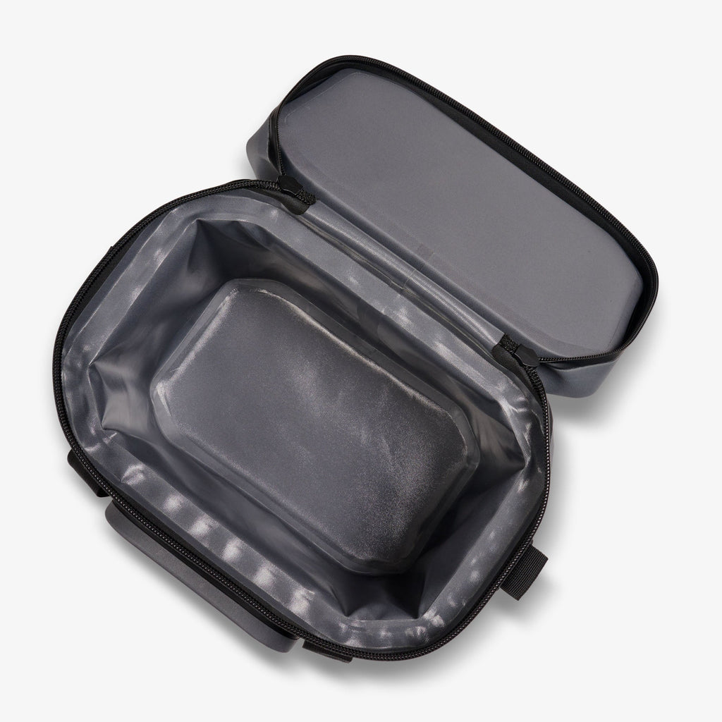 Igloo Trailmate  18 Can Softside Cooler Carbonite