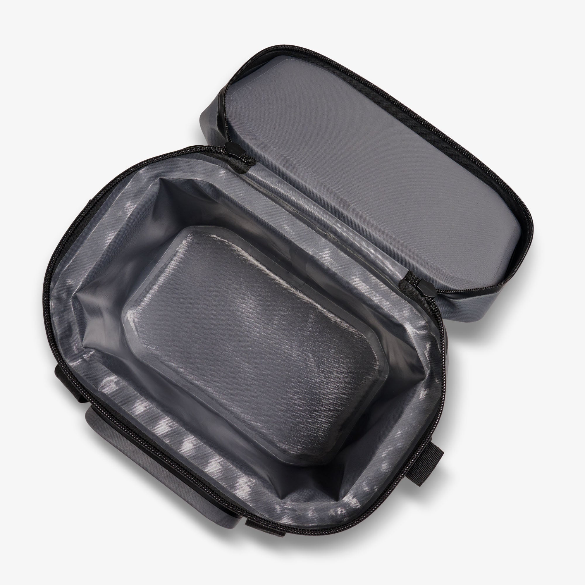 Igloo Trailmate  18 Can Softside Cooler Carbonite