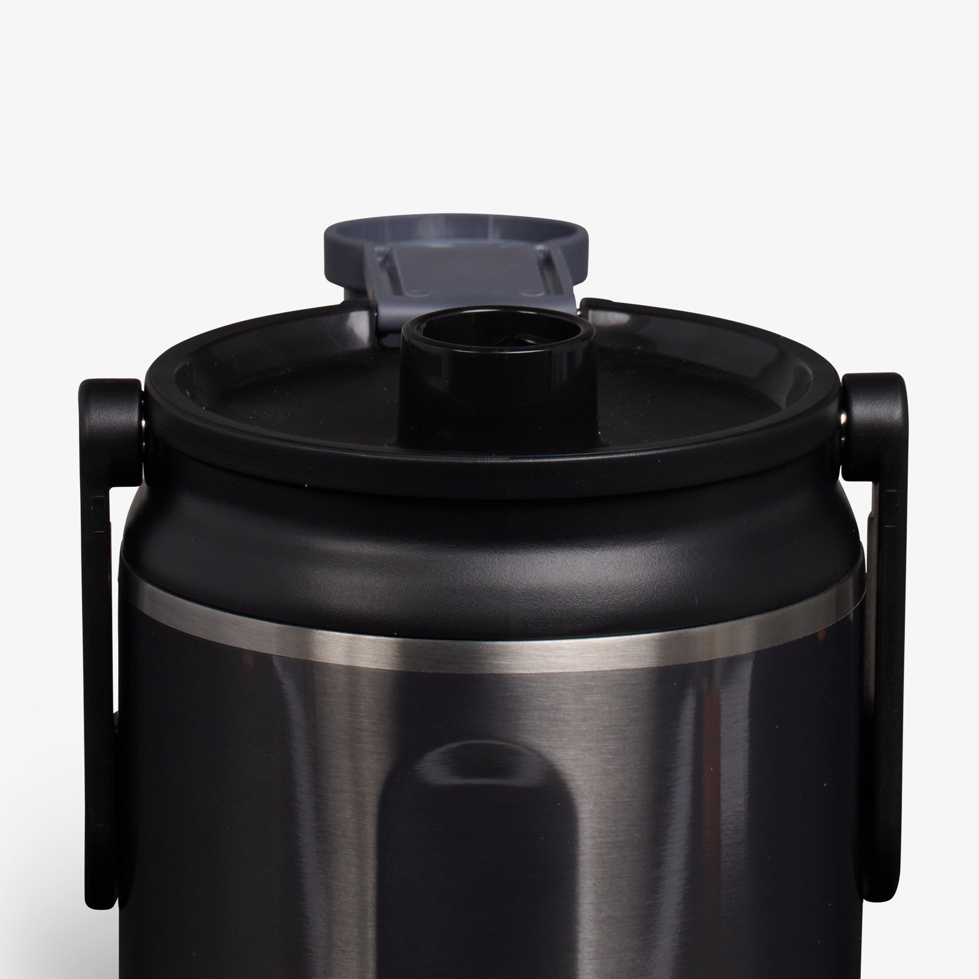 Igloo Twist 'n' Chug 80 Ounce Bottle Carbonite