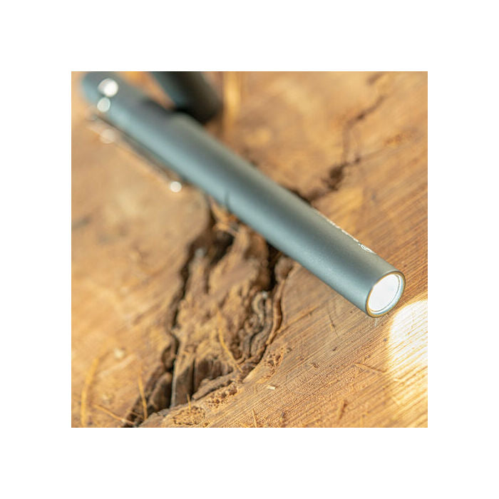 Smith & Wesson Night Guard Slim Flashlight Aluminum Black