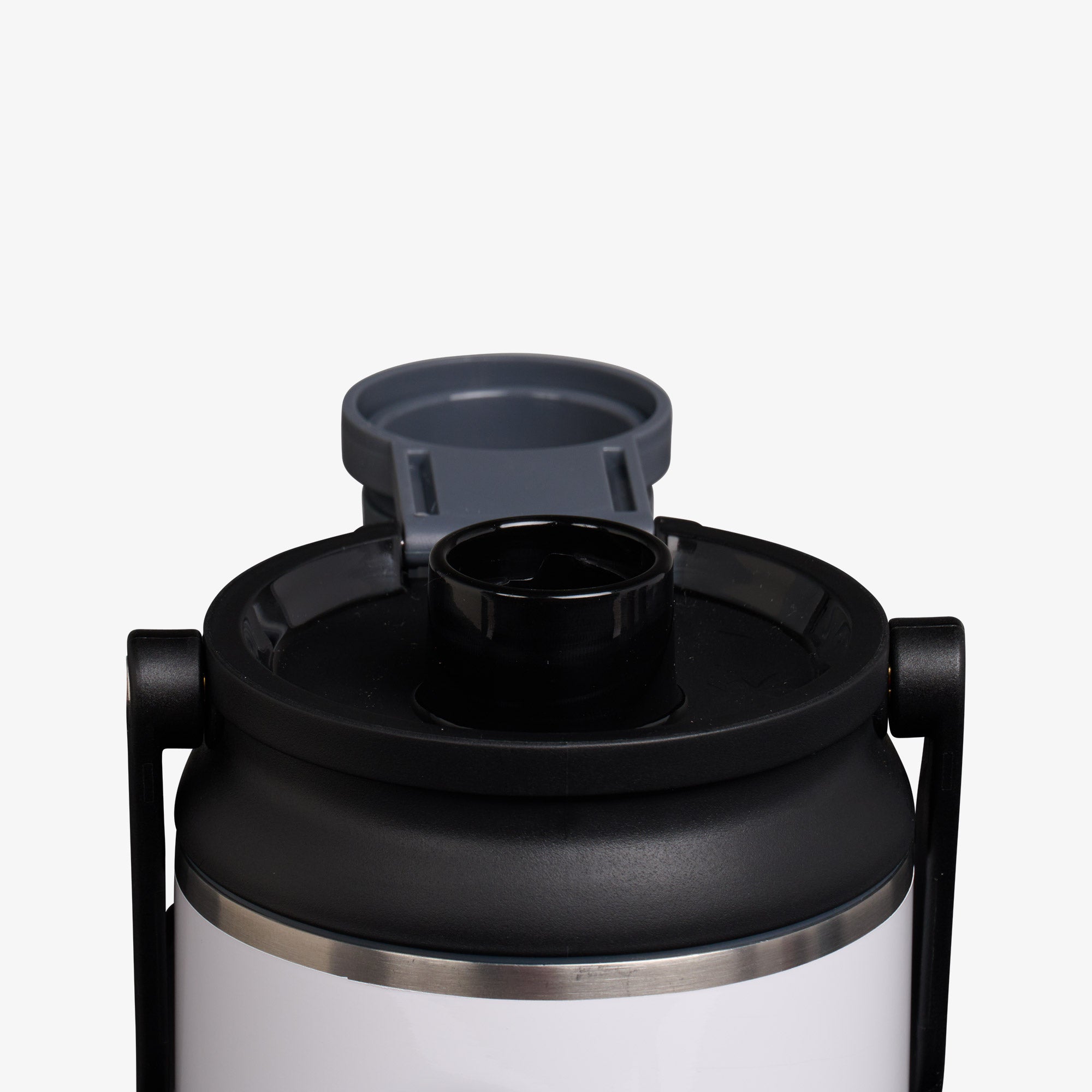 Igloo Twist 'n' Chug 36 Ounce Bottle White - Image 5